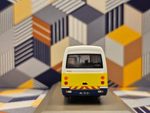 Load image into Gallery viewer, Macau Transmac Mitsubishi Fuso Rosa R322 Route: 17
