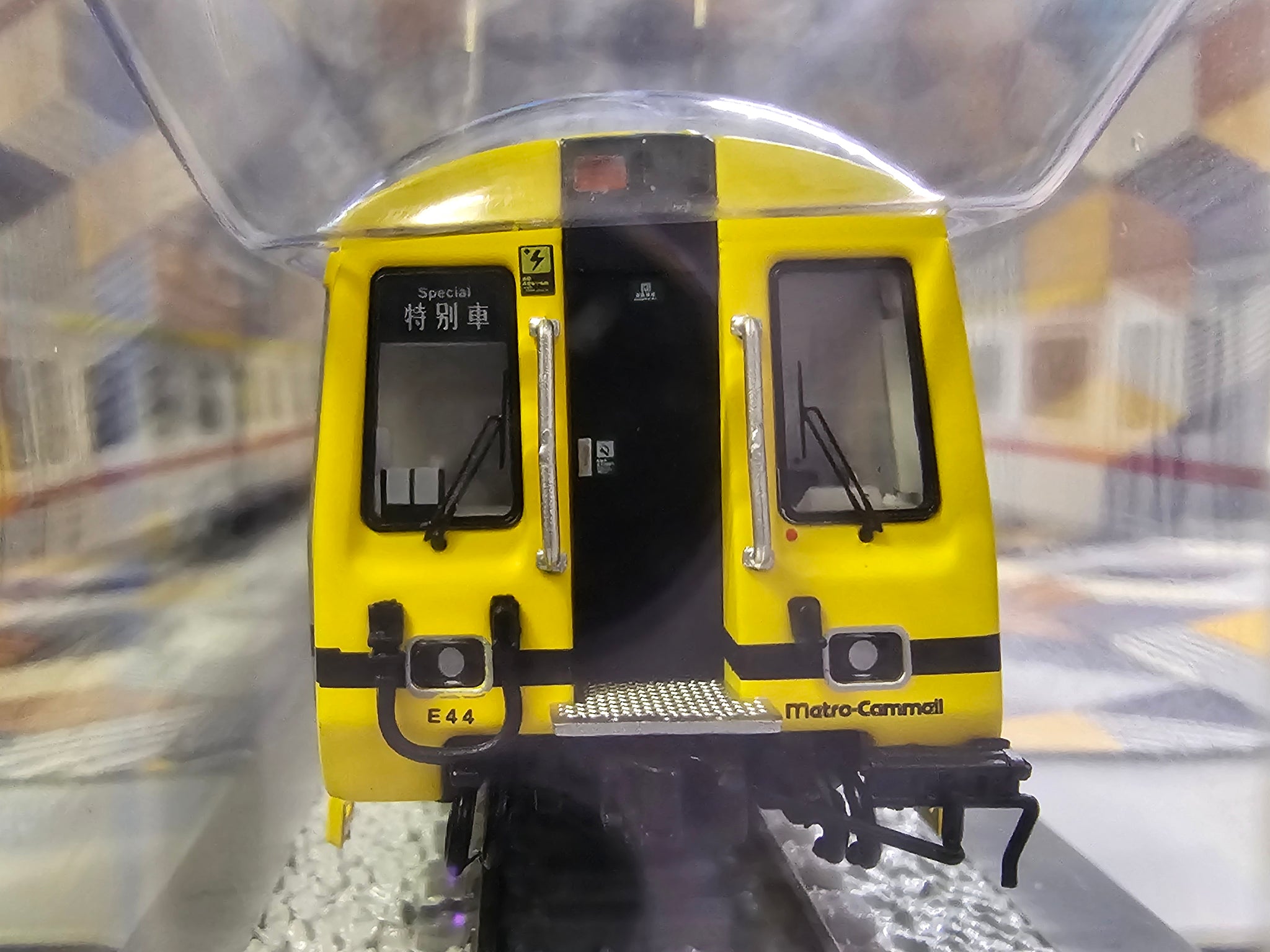 1/87 HOスケール MCW KCR 東鉄線 ファーストクラス 香港鉄道 MTR e-Store > 1:87 East Rail Line Mid-Life Refurbishment Train